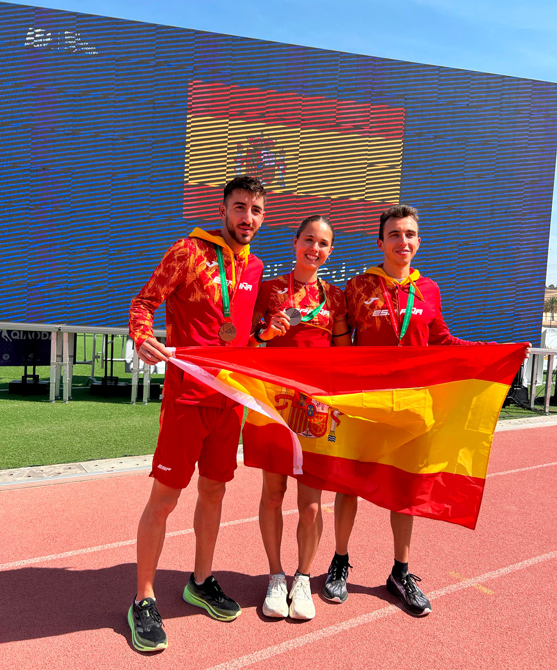 Tres medallas de #EspañaAtletismo en el Mundial de cross universitario