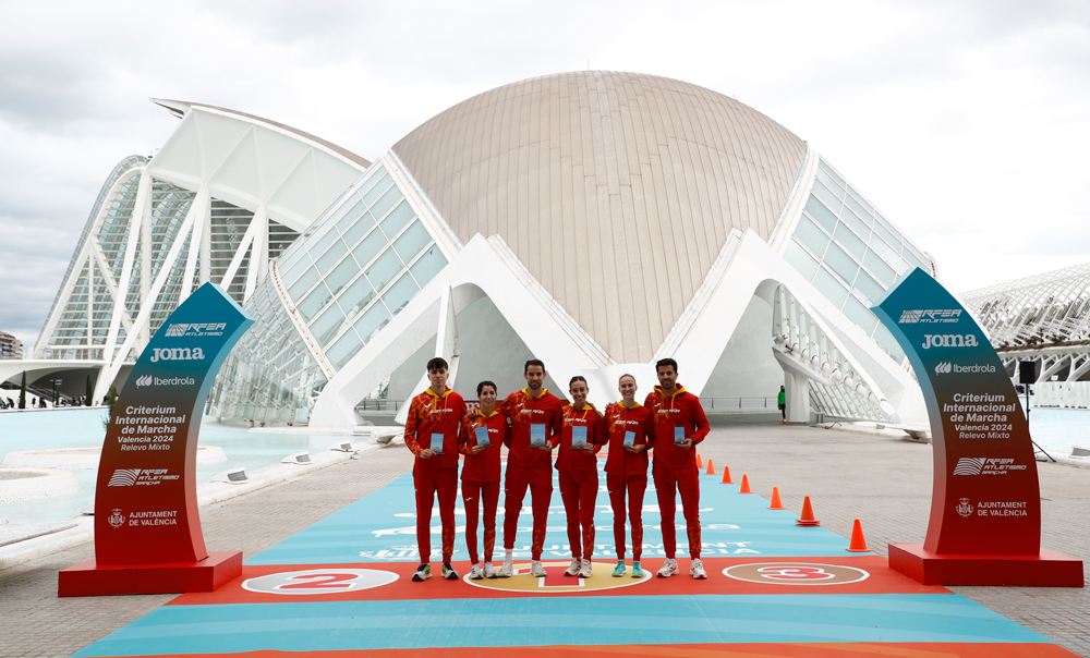 #España Atletismo exhibe su potencial en el relevo mixto de marcha