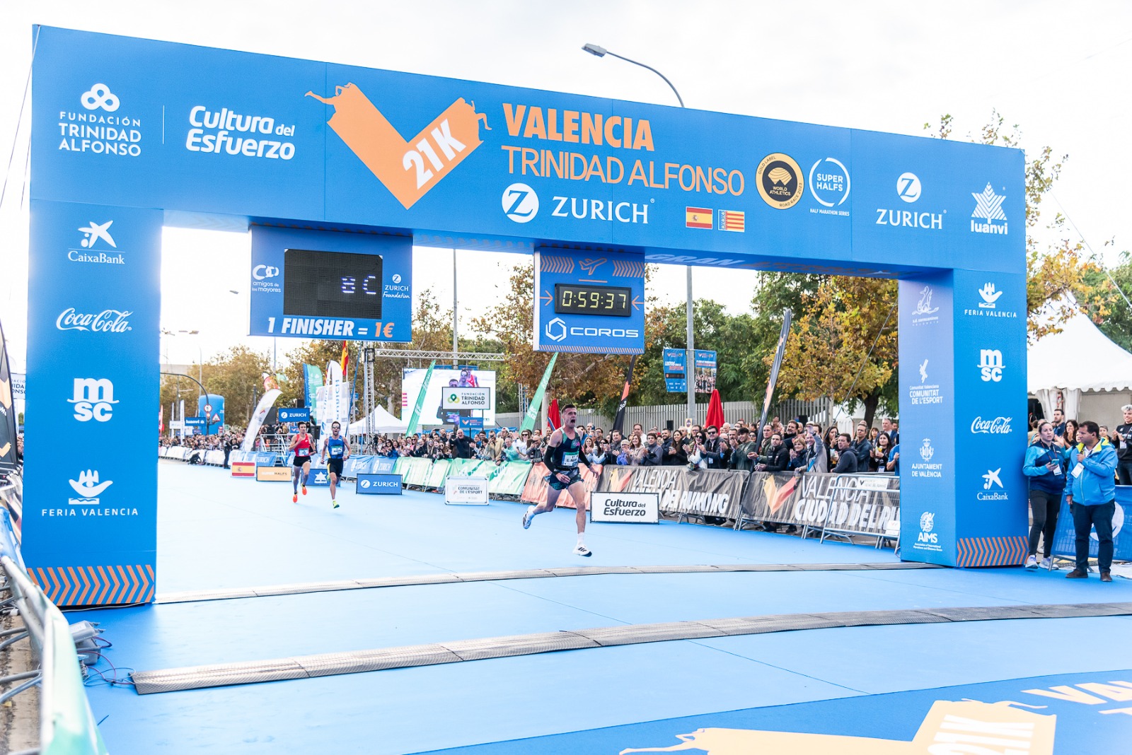 Carlos Mayo batiendo el récord de España de Maratón