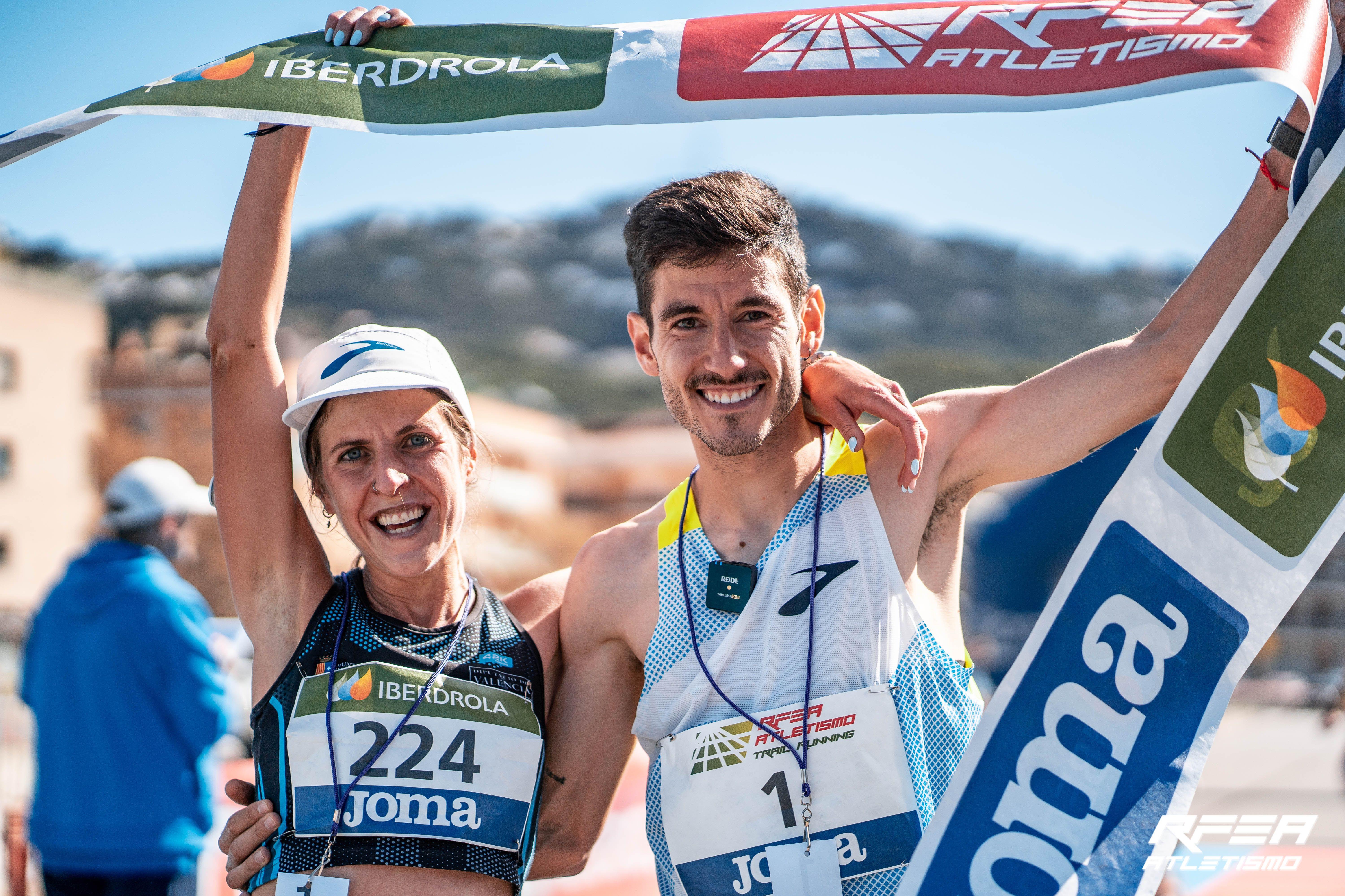 JULIA Y ALEX TRAIL RUNNING