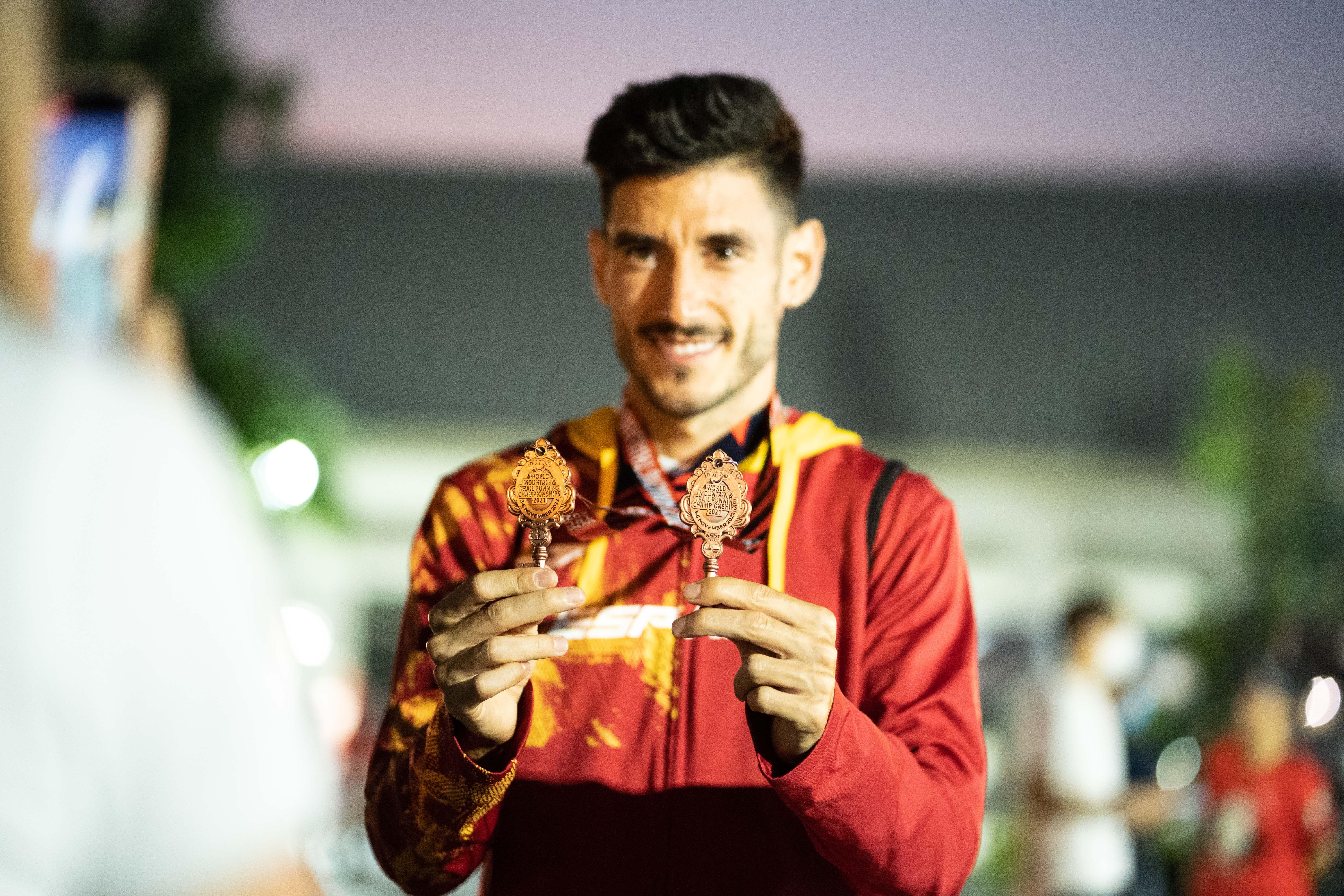 Álex García Carrillo, con su medalla de bronce del Mundial de Chiang Mai