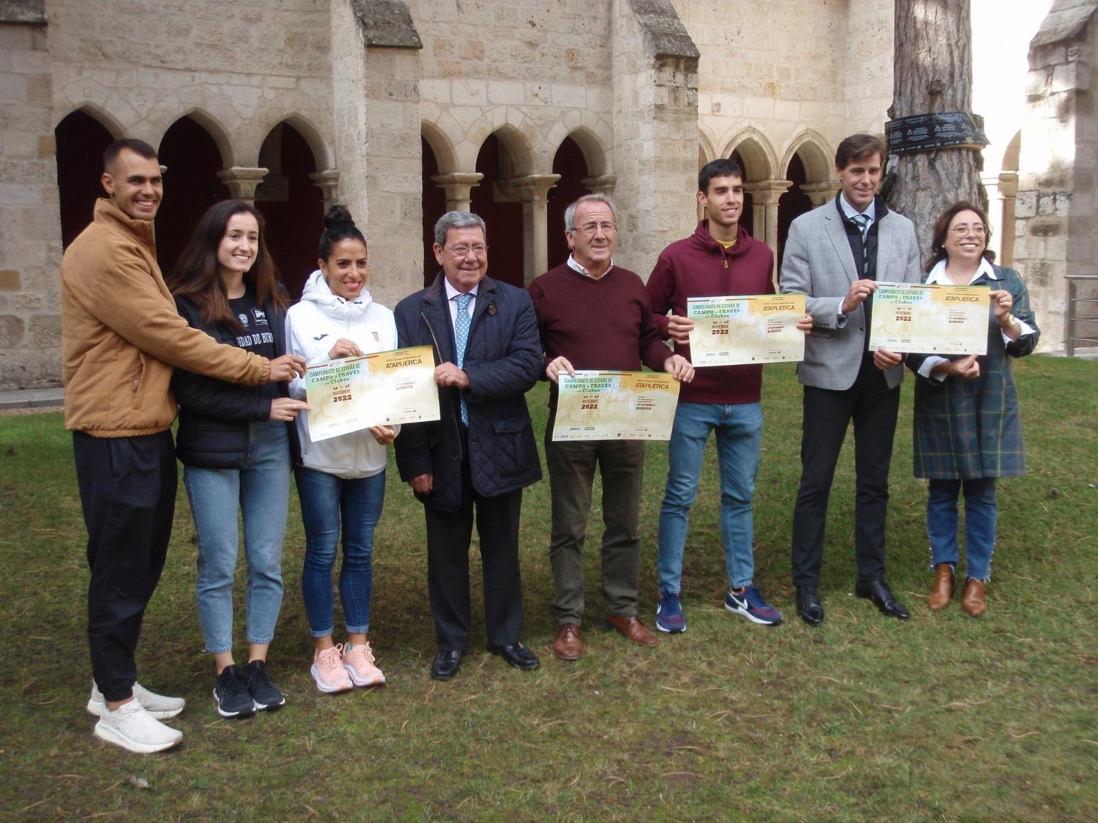 Foto de familia de la presentación del #CrossXClubes
