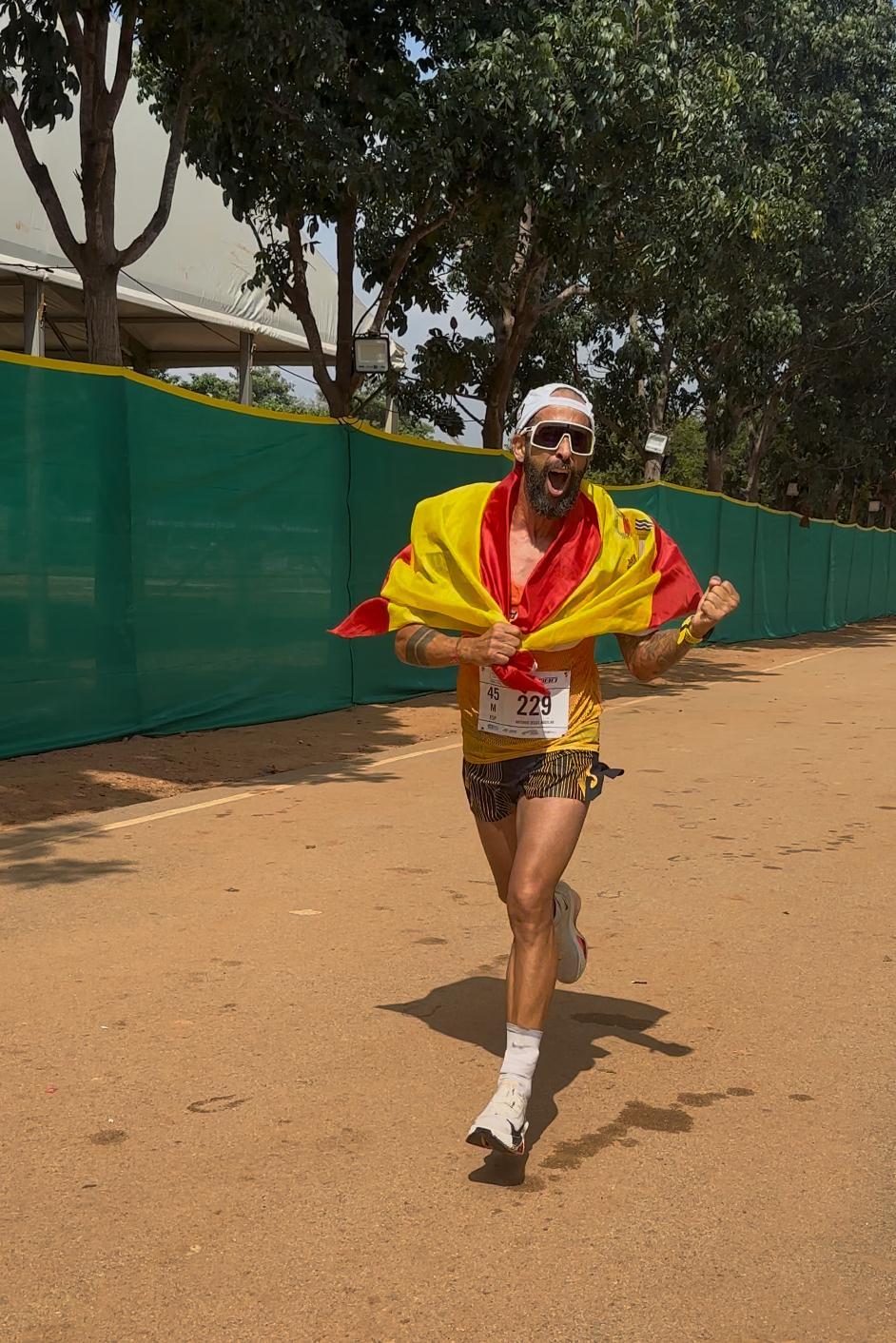 Antonio Jesús Aguilar - récord del mundo master M45 de 100 km 