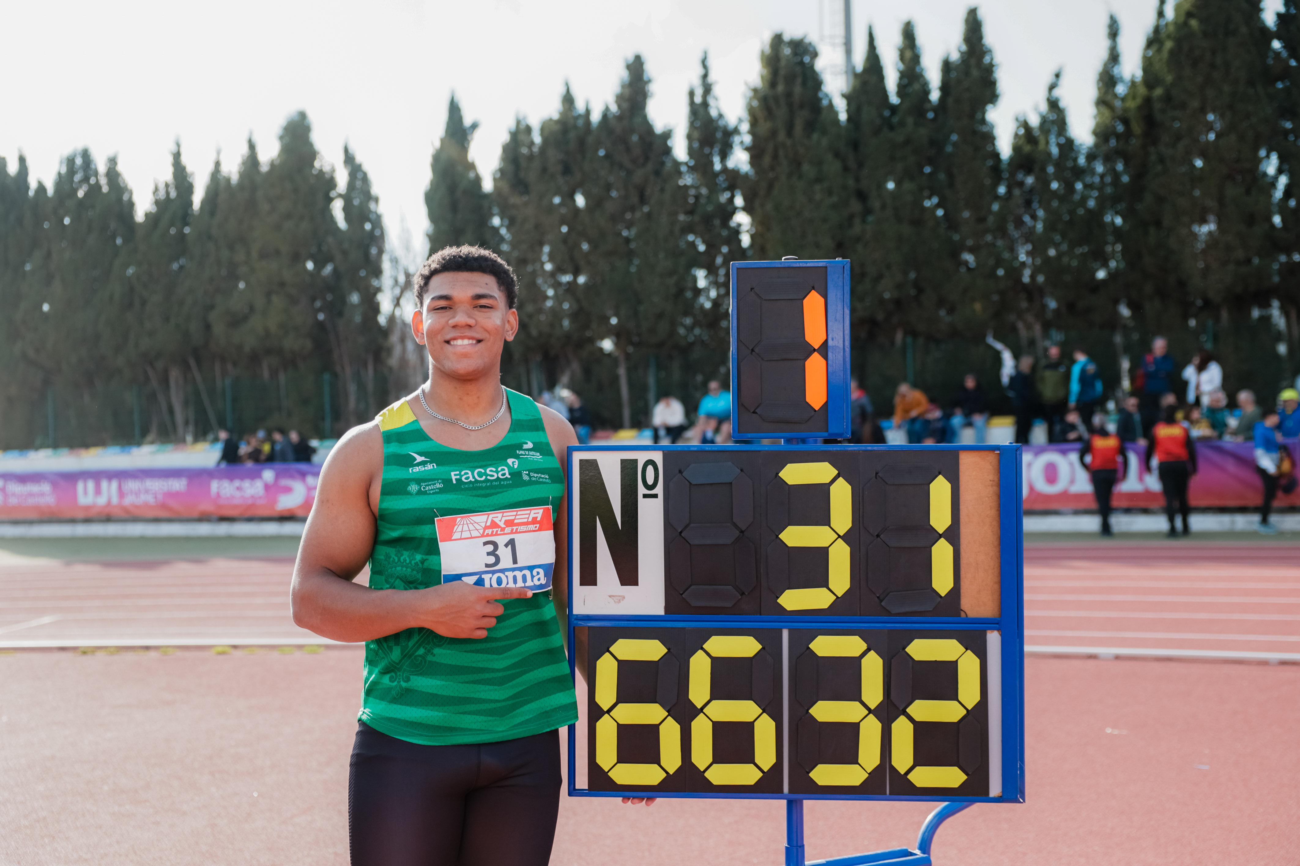 Hugo Casañas RE sub18 disco