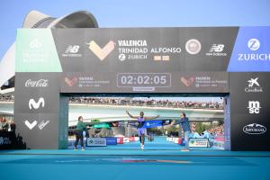 Sabastian Sawe logra la mejor marca del año (2:02:05) en el Maratón Valencia más emotivo