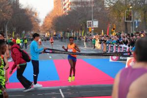 Beatrice Chebet, record del mundo de 5km en la Cursa dels Nassos