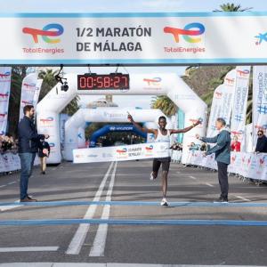 Kiprotich firma con 58:27 el segundo debut más rápido de la historia en Málaga