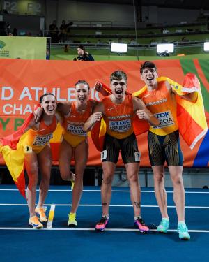 El relevo 4x400 m mixto, subcampeón del mundo
