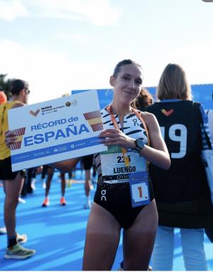 Los 3 imprescindibles de Laura Luengo, récord de España de medio maratón, para una buena carrera